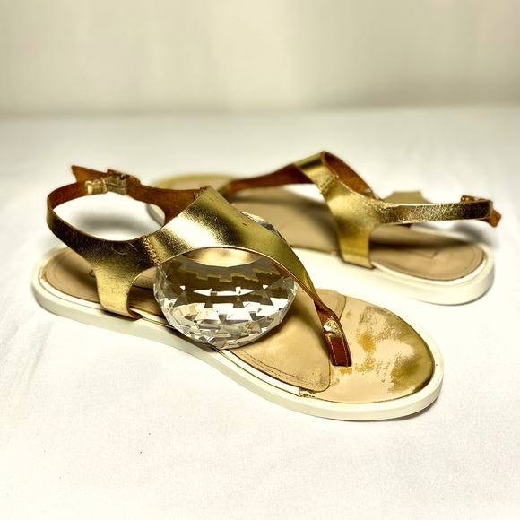 BCBGMAXAZRIA Leather Gold Sandals made in Italy - Picture 2 of 9